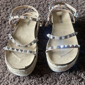 Women’s sandals nude